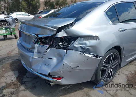 2017 Honda Accord Sport z USA, uszkodzony, nr VIN 1HGCR2F59HA071335